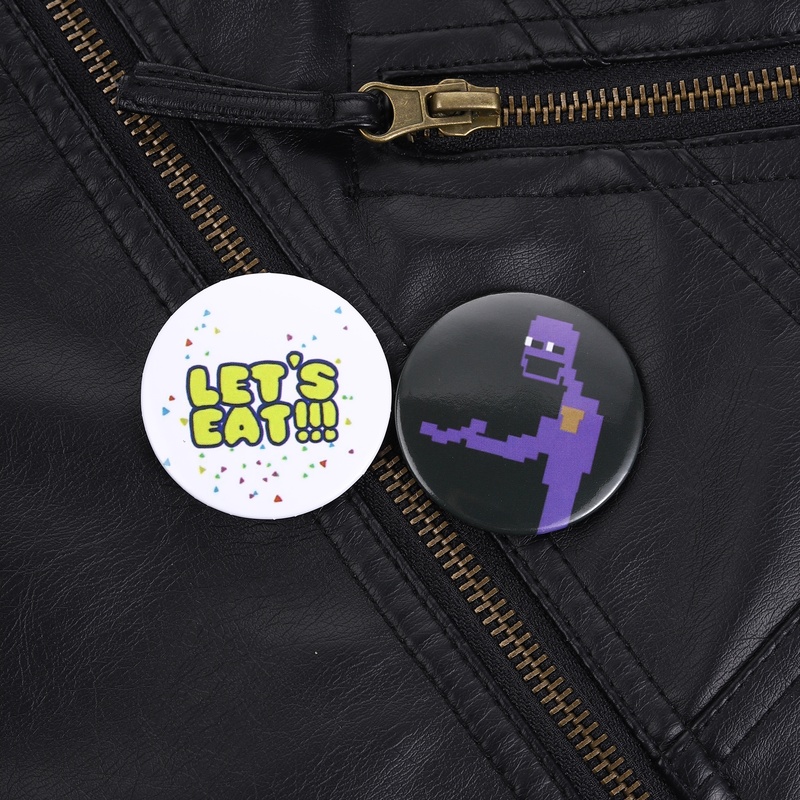 Retro Gaming Gifts - Przypinka Antagonista z Gry Horror, Fioletowa